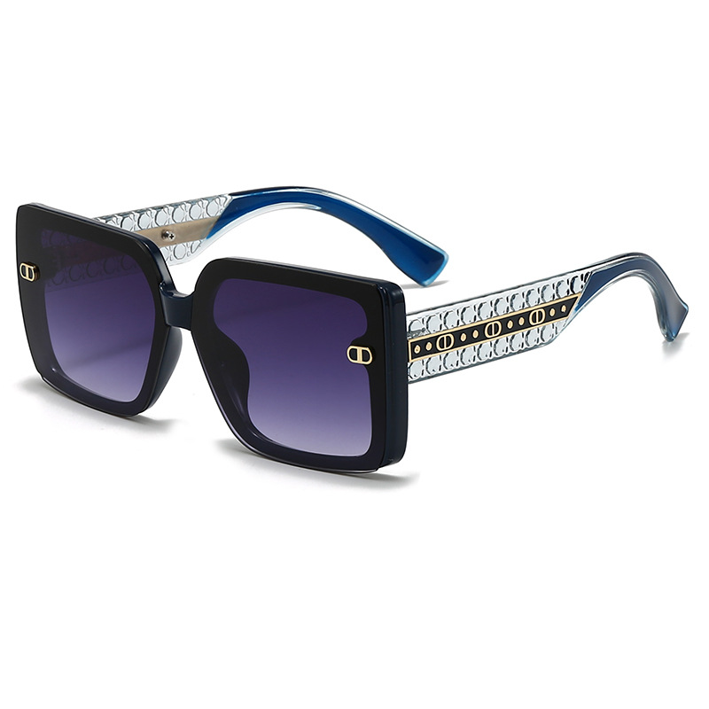 Retro Minimalist Large Frame F - Street Fashion Photography 评论和价格