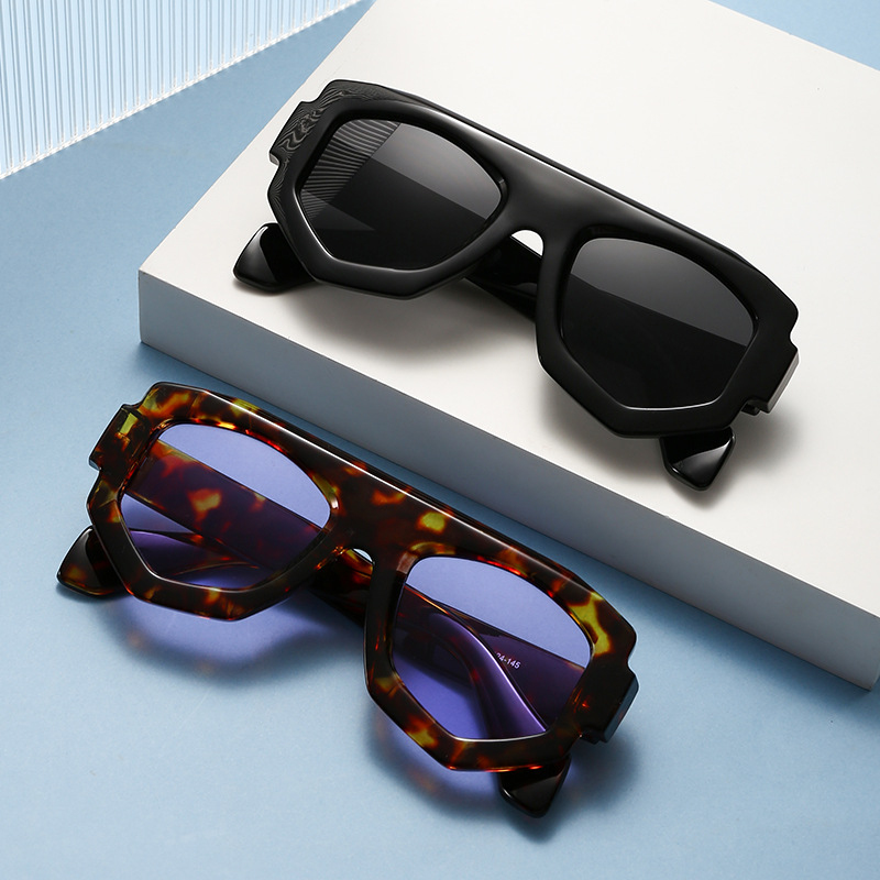 Designer Women Sunglasses Fash - Street Fashion Photography 评论和价格
